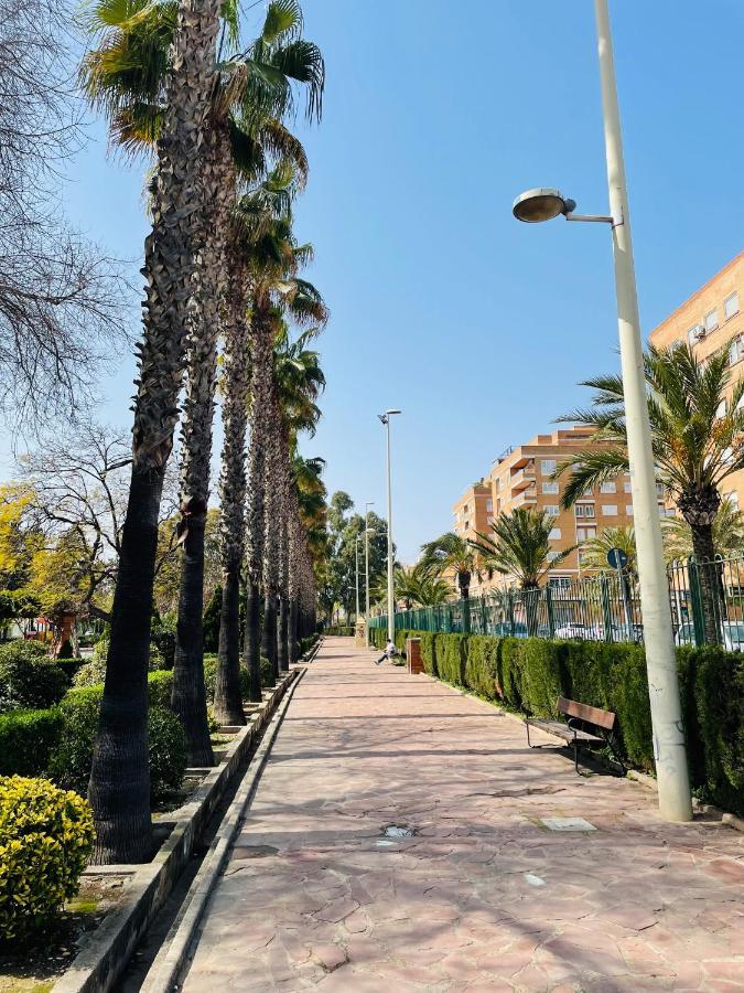 Cozy 2-Bedroom Serviced Apartment With Netflix Sagunto 外观 照片