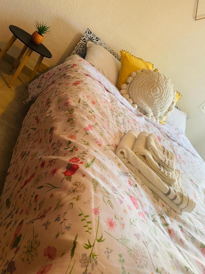 Cozy 2-Bedroom Serviced Apartment With Netflix Sagunto 外观 照片